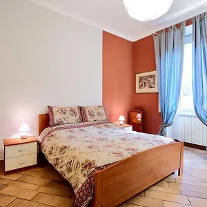 Xenia - Elegant Flat In The Center Of , Milan Italy